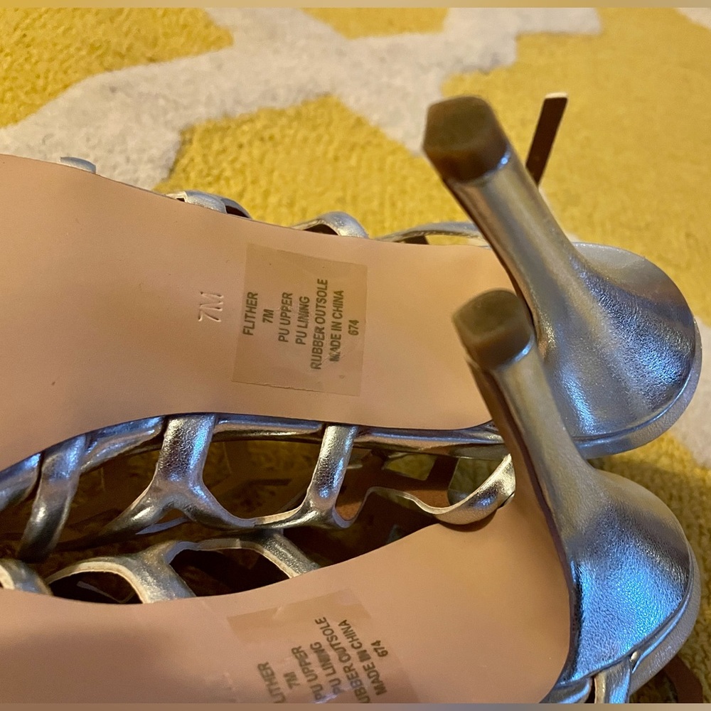 Steve Madden Silver Heels - Picture 9 of 9